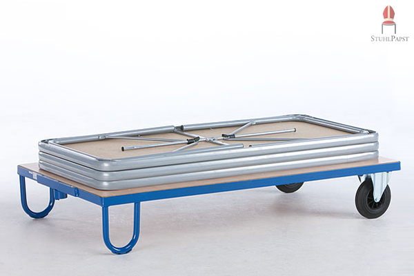 Die Abstellfläche trägt sogar große Tische