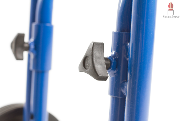 Durch ein einfaches Schraubsystem sind die Stuhlkarren höhenverstellbar in zwei Stufen