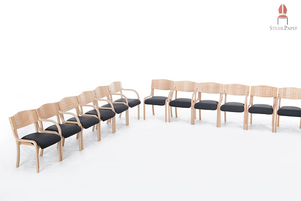 Kombination mit den Armlehnenstühlen der Serie Com.fort deLux