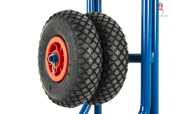 Auch mit normalem Reifensystem ist das Modell leicht zu bedienen