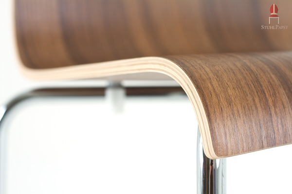 Leicht gebogene Sitzschale für den perfekten Sitz