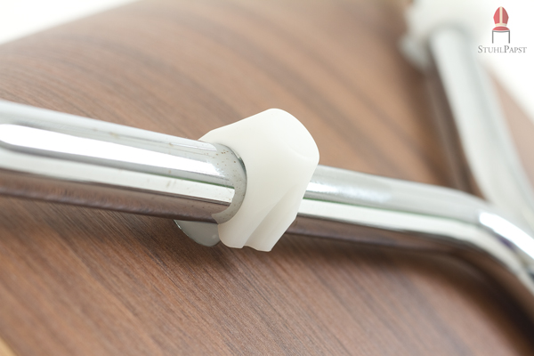 Stapelschoner an der Sitzunterseite schützen den Stuhl