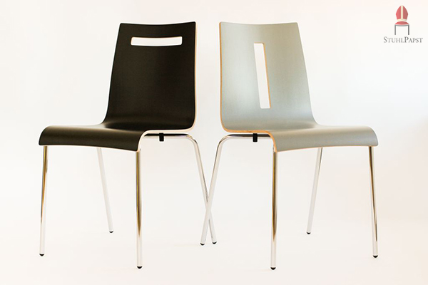 Holzschalenstühle formschön verarbeitetes Schichtholz in Kombination mit verchromten Stahlrohrrahmen