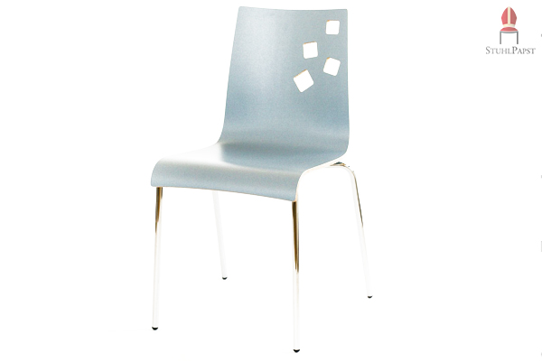 Modernes Design der einteilig durchgeformten Sitzschale aus Schichtholz