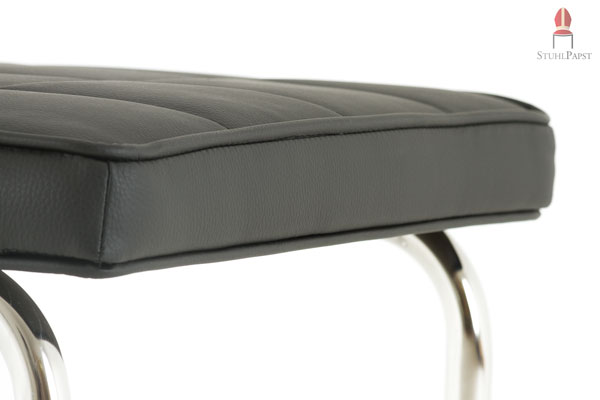 Die gepolsterte Sitzfläche wird auch bei langem Sitzen als äußerst angenehm empfunden