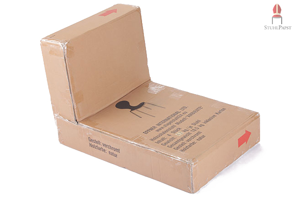Platzsparend verpackte Holzstapelstühle