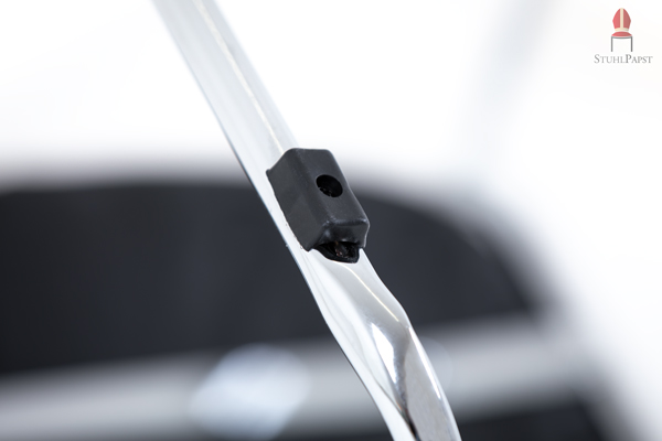 Gleiter an den Kufen schützen ihre Böden