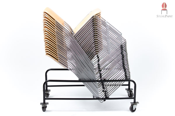 Der praktische Stapelwagen macht den Umgang mit dem Kufenstuhl noch leichter