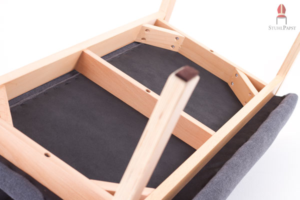 Die Bank ist ausgezeichnet verarbeitet und sehr robust