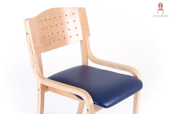 Com.fort DeLux AL massive Holz Objektstühle gepolstert Stoff Kunstleder Bezug bequem komfortabel stapelbar günstig preiswert modern schwarz Farbe Der hygienische Stuhl ist desinfizierbar