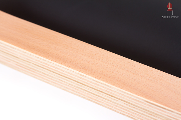 Das formschöne Schichtholz setzt klare Akzente im Aussehen des Com.fort