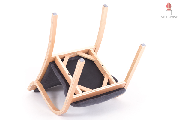 Der Stuhl ist solide konstruiert und gefertigt