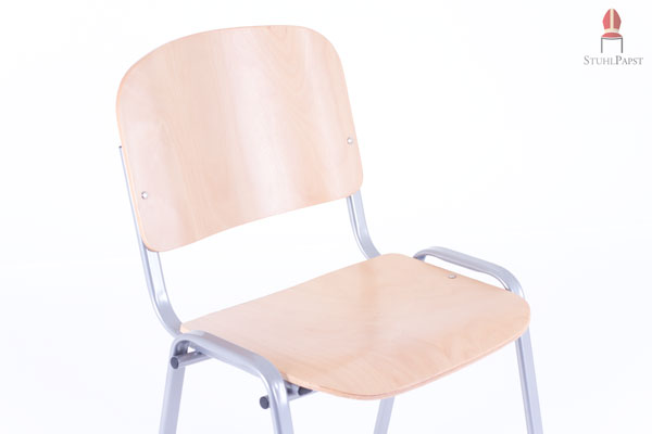 Der Stuhl passt sich in viele Interieurs ein