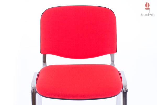 Der Stoffbezug verleiht dem Modell eine geschmackvolle Wirkung