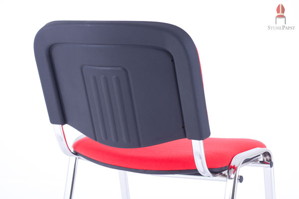 Die Rückenlehne besteht aus widerstandsfähigem Kunststoff