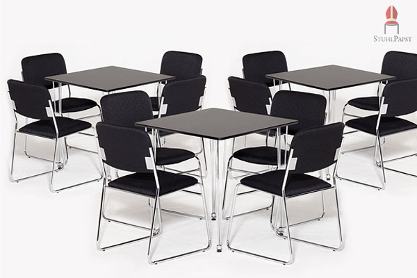 Arbeitsräume mit Gruppentische, elegant mit dem Eur.o ausgestattet