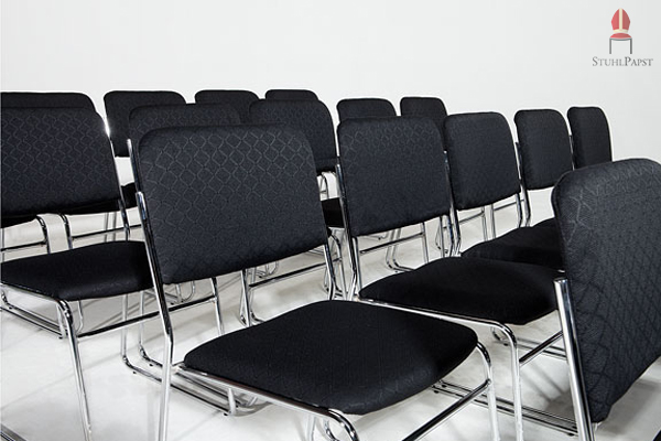 Problemlose Großraumbestuhlung mit dem Eur.o und der Stuhlkrabbe