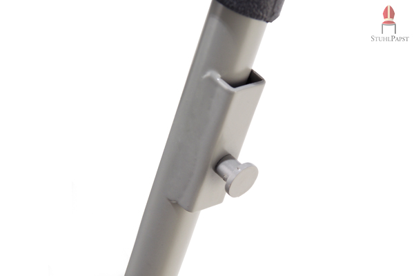 Der Reihenverbinder ist am Gestell angeschweisst Eur.opa Klapp Stuhl Metall stapelbar Stühle Stapelstuhl Stapelstühle Klappstuhl Klappstühle schwarz gepolstert mit Polster