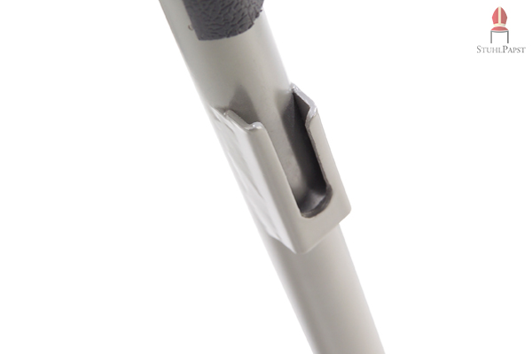 Der Reihenverbinder ist fest am Gestell integriert Eur.opa Klapp Stuhl Metall stapelbar Stühle Stapelstuhl Stapelstühle Klappstuhl Klappstühle schwarz gepolstert mit Polster