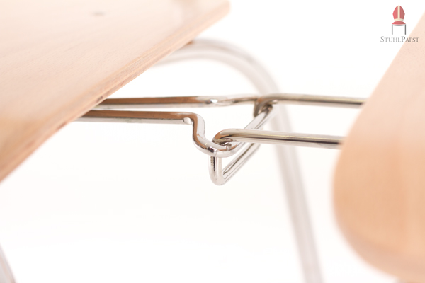 Mit den Reihenverbindern bleiben die Stühle in gleichmäßigem Abstand