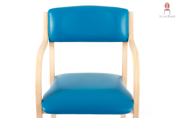Der Stuhl ist mit Kunstleder Clinic ausgestattet