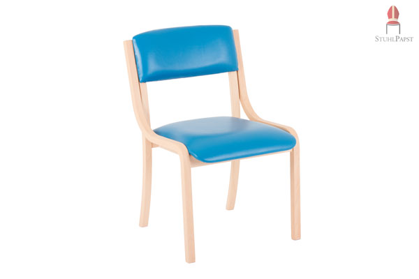 Der Stuhl eignet sich perfekt für Pflegebereiche