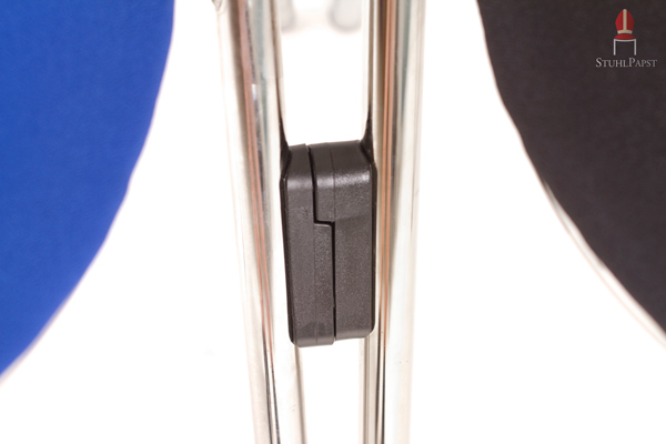 Die praktischen Stuhlverbinder sorgen für ein platzsparendes Aufstellen