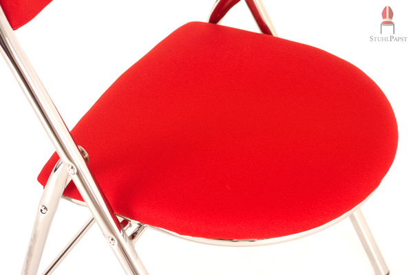 Die Sitzpolster sind komfortabel und aus strapazierfähigem Material