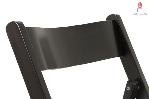 Bequem geschwungene Rückenlehne