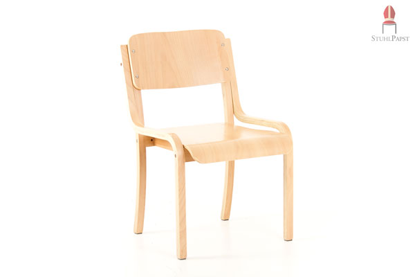 Die gebogene Form der seitlichen Elemente sind ein Hauptmerkmal des Stuhls
