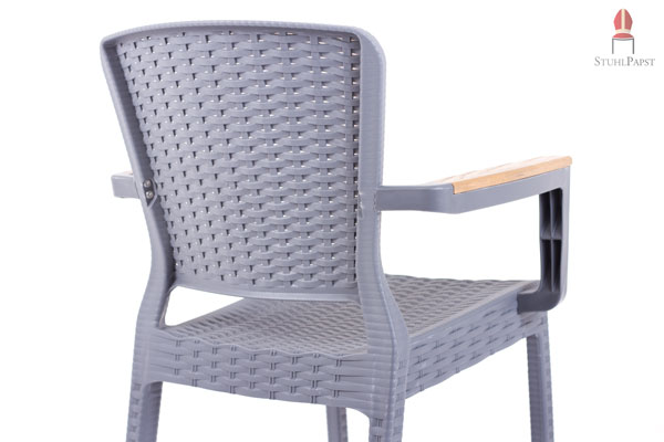 Der Hap.py AL ist ein schöner Armlehnenstuhl für draußen