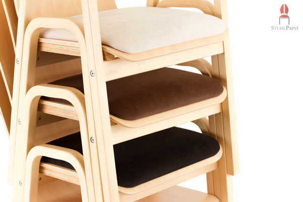 Polster in verschiedenen Farben erhältlich