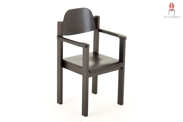 Im edlen Wenge Dekor wirkt der Armlehnenstuhl kräftig und stark - Ein echter Eyecatcher