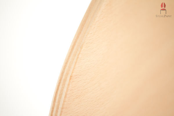 Die Optik des Massivholz garantiert ein frisches und naturbelassenes Aussehen