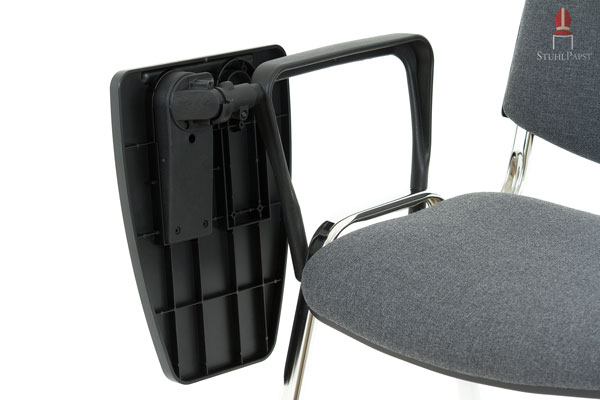 Tisch in diverse Richtungen klapp- und drehbar