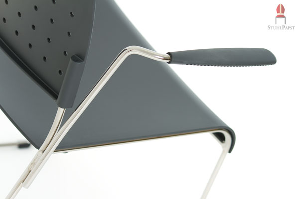 Chromgestell dynamisch geschwungen