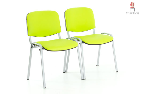 Mit dem Reihenverbinder lassen sich zwei Stühle gut verbinden