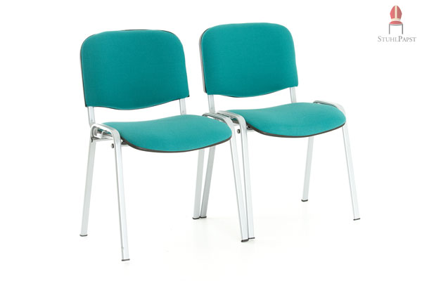 Das Polsterstuhlmodell besticht durch ein schlichtes und doch modisches Design