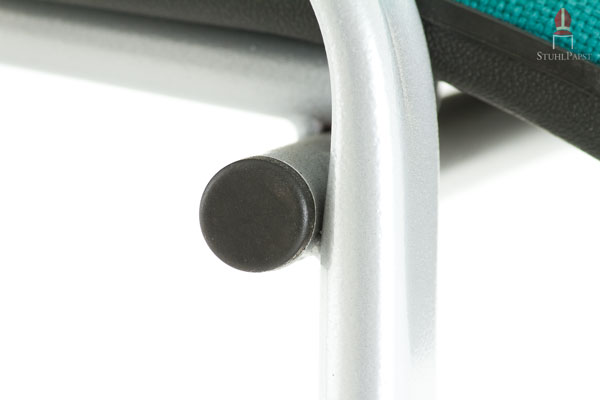 Die Enden der Metallrohre sind mit Schonern versehen