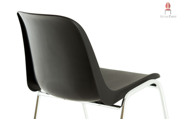 Hier sehen Sie das Kunststoffschalenstuhlmodell Len.a in der Rückansicht