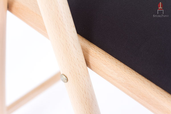 Stabiler Klappmechanismus des Polsterstuhles Lim.a