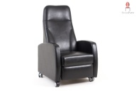 Das Modell Men.tor Rollen ist ein mobiler Pflegesessel