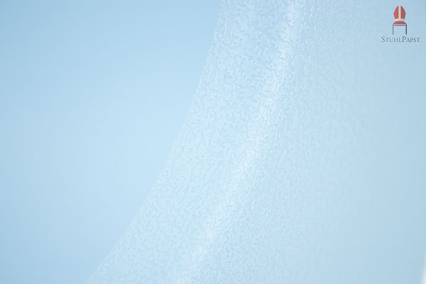 Der Kunststoff ist hitzebeständig und mit einer kratzfesten Beschichtung ausgestattet