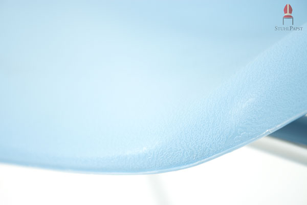 Die Kunststoffschale ist mit einer hochwertigen Passform ausgestattet