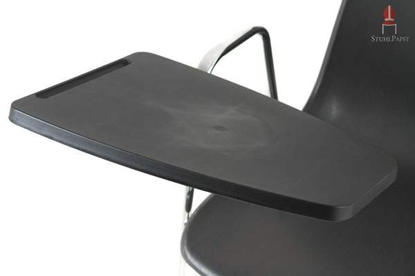 Klappbarer Tisch mit großzügiger Arbeitsfläche