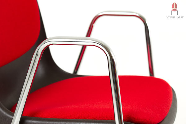 Angenehm hohe Armlehnen