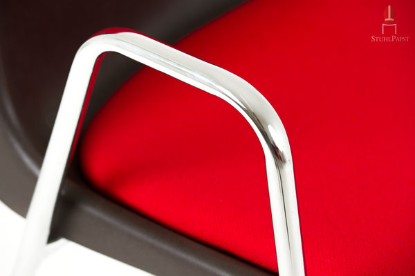 Armlehnen erleichtern den Transport und das Stapeln