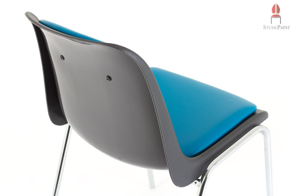 Die Sitzschale ist ergonomisch geformt