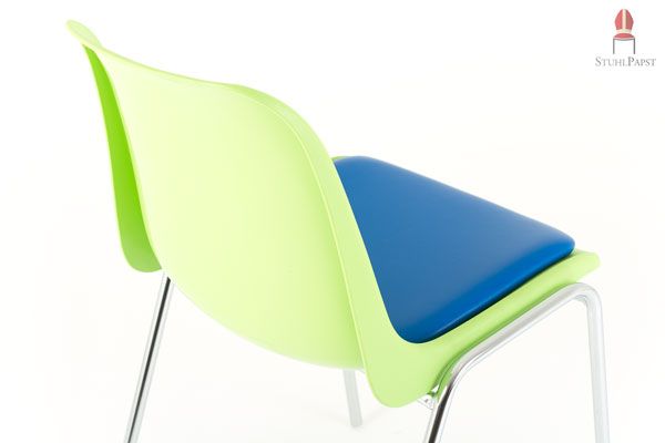 Die Sitzschale ist auch hochfestem Kunststoff