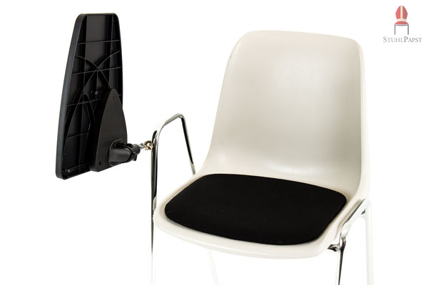 Auf der rechten Seite entsteht zusätzlich eine integrierte Armlehne